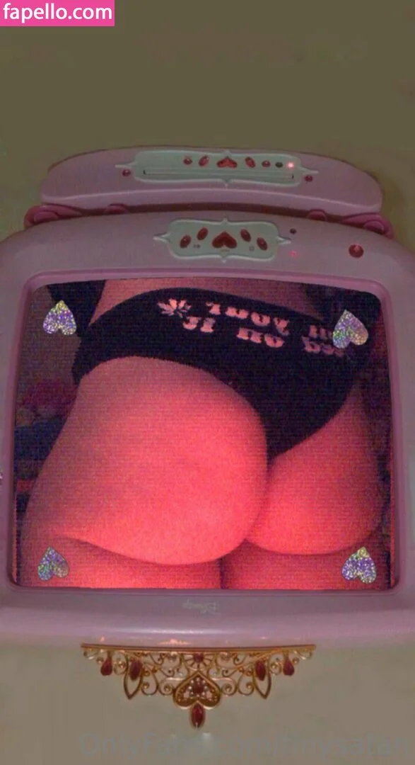 tinywaistemma Onlyfans Photo Gallery 