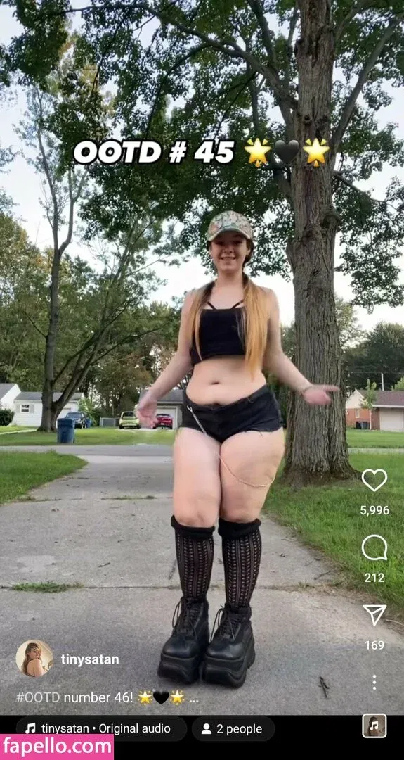 tinywaistemma Onlyfans Photo Gallery 