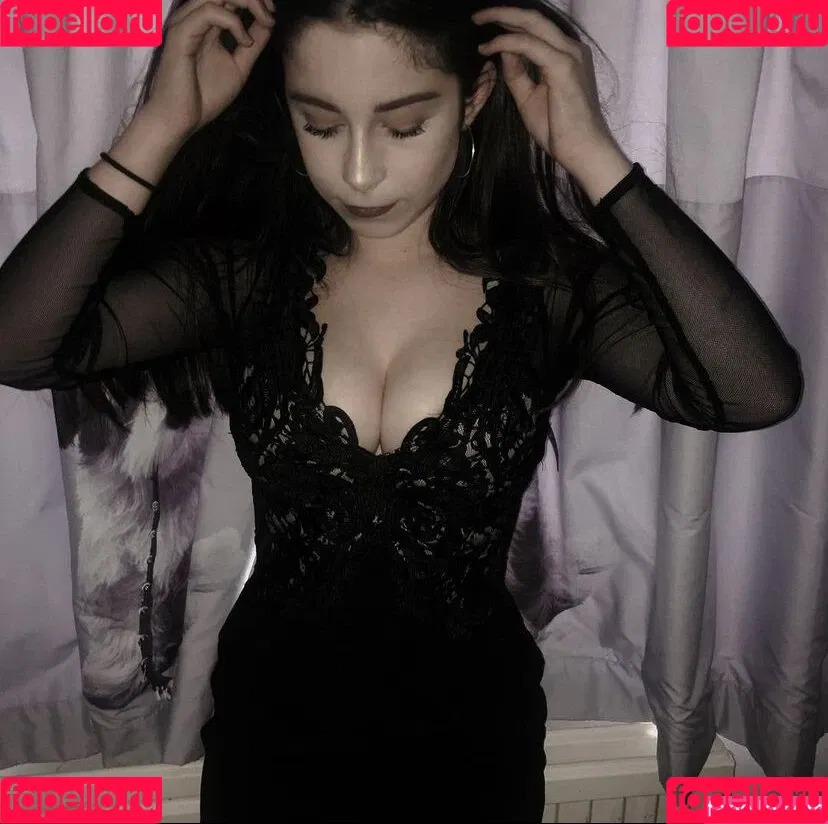 Lucy Scales Onlyfans Photo Gallery 