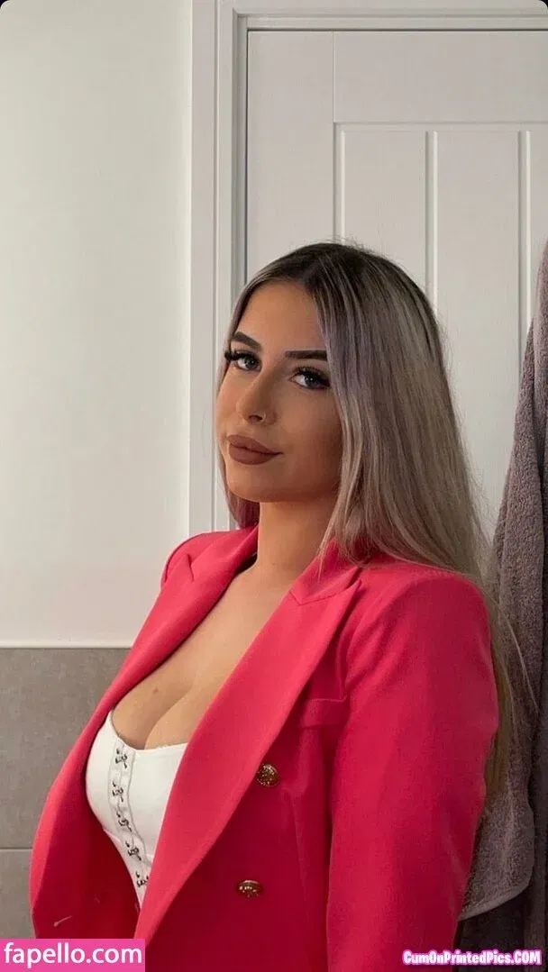 Lucy Scales Onlyfans Photo Gallery 