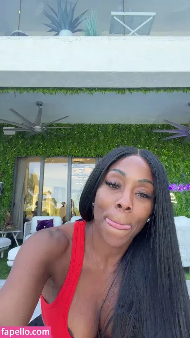 Coach Stormy Onlyfans Photo Gallery 