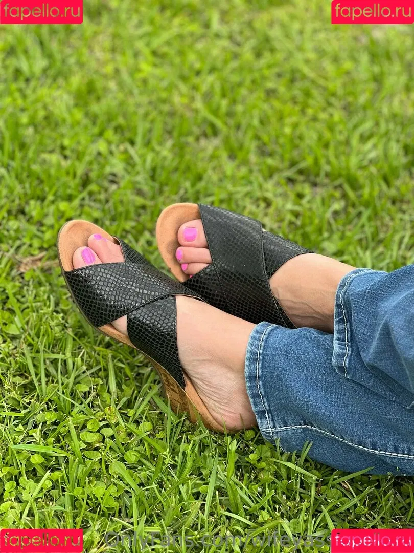wifeyassandfeet Onlyfans Photo Gallery 