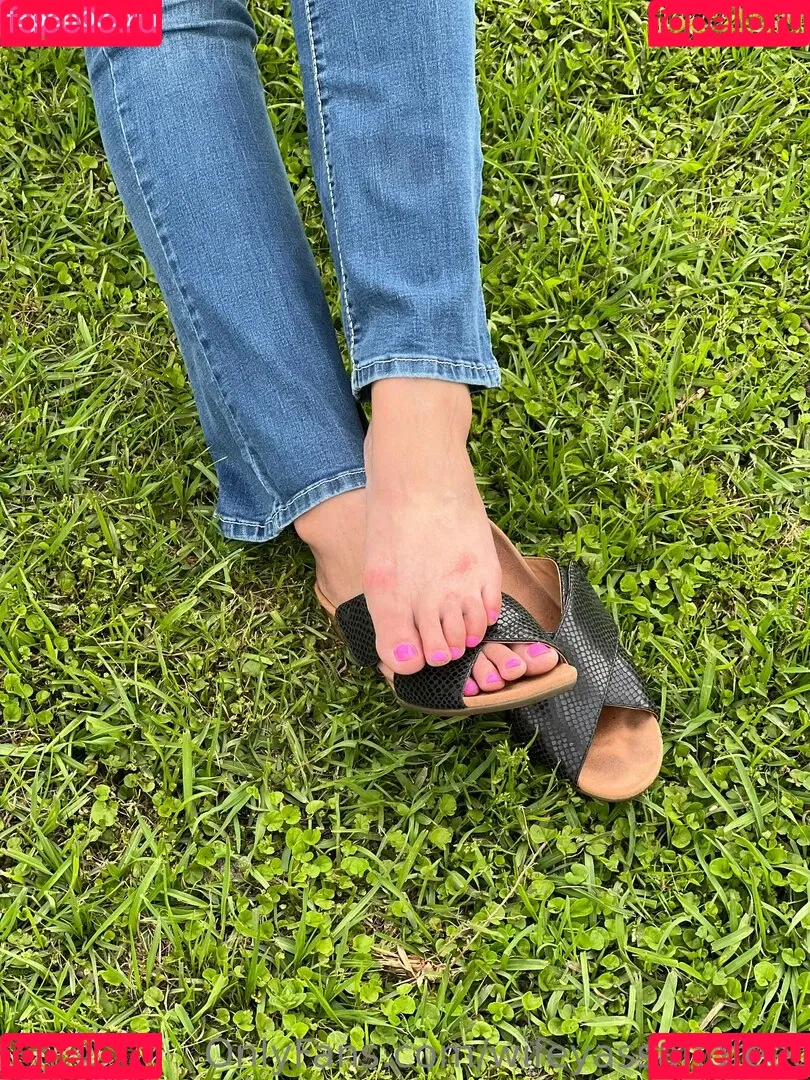 wifeyassandfeet Onlyfans Photo Gallery 