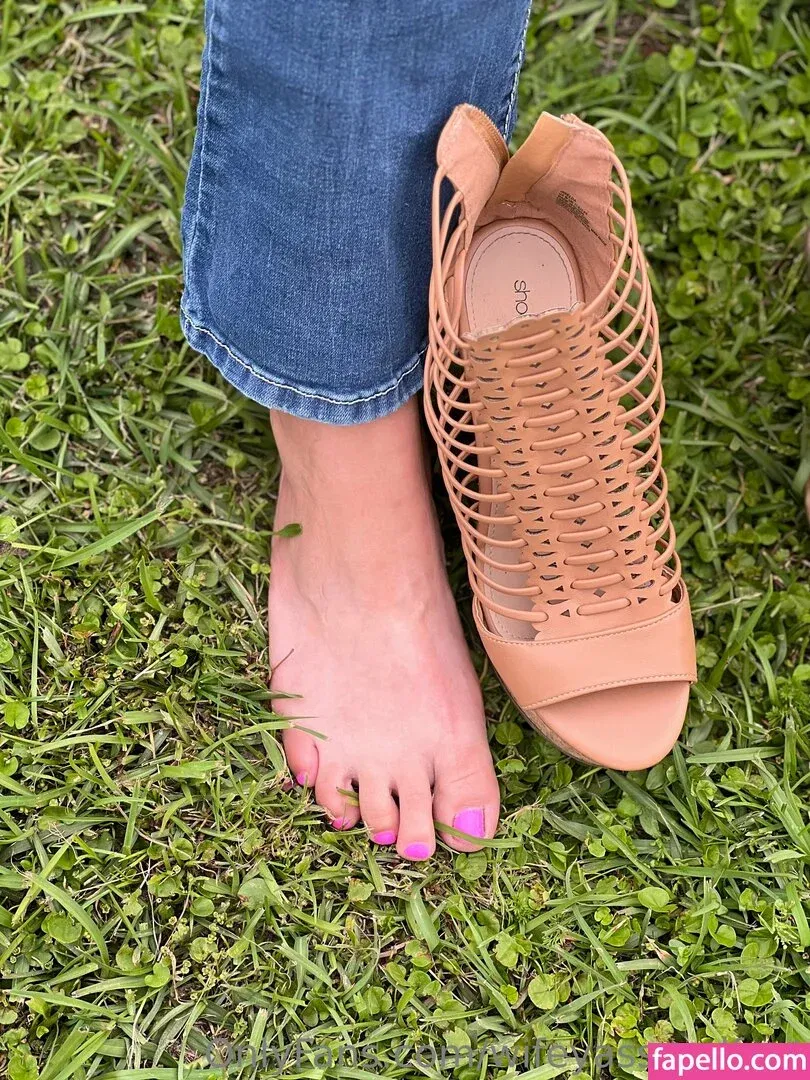 wifeyassandfeet Onlyfans Photo Gallery 