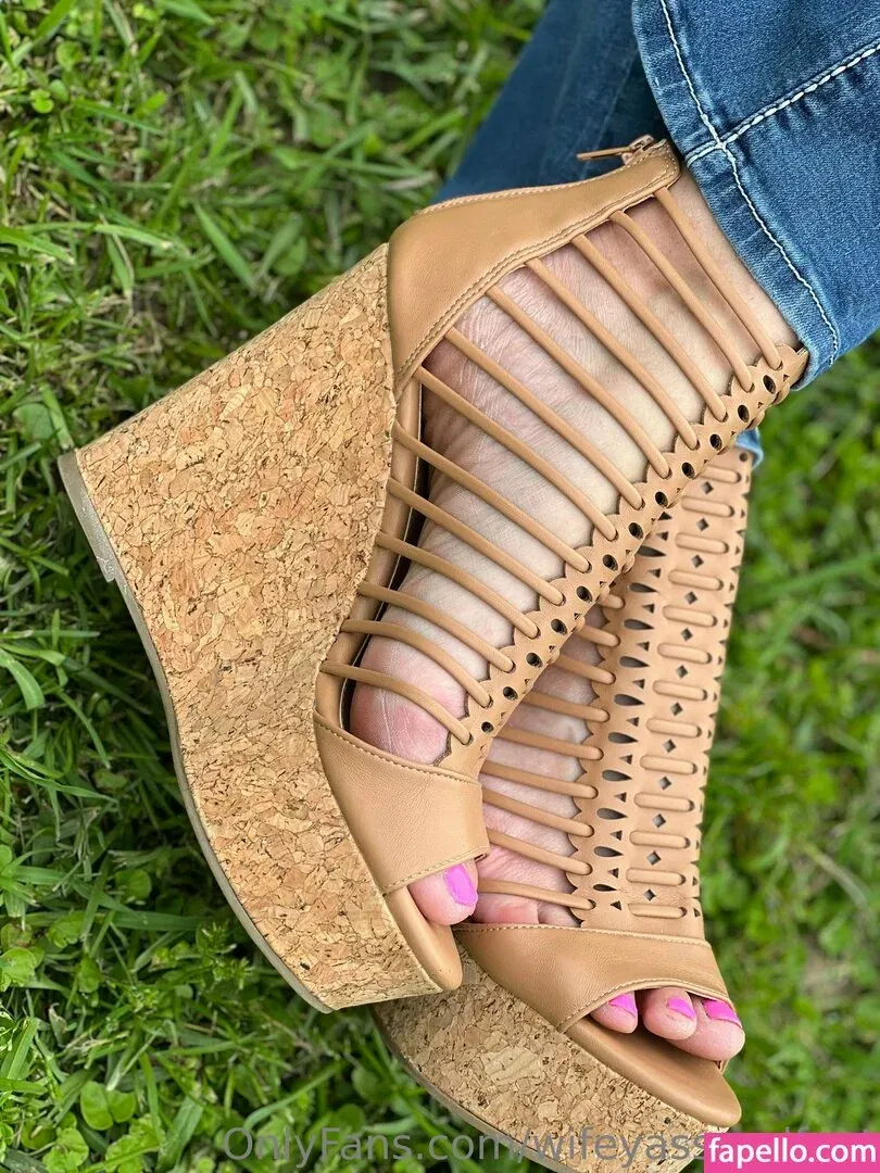 wifeyassandfeet Onlyfans Photo Gallery 