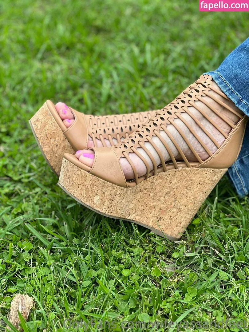 wifeyassandfeet Onlyfans Photo Gallery 