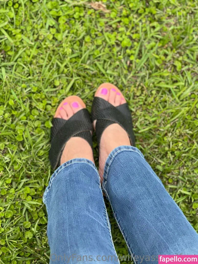 wifeyassandfeet Onlyfans Photo Gallery 