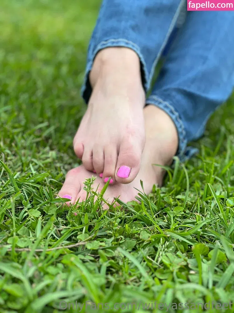 wifeyassandfeet Onlyfans Photo Gallery 