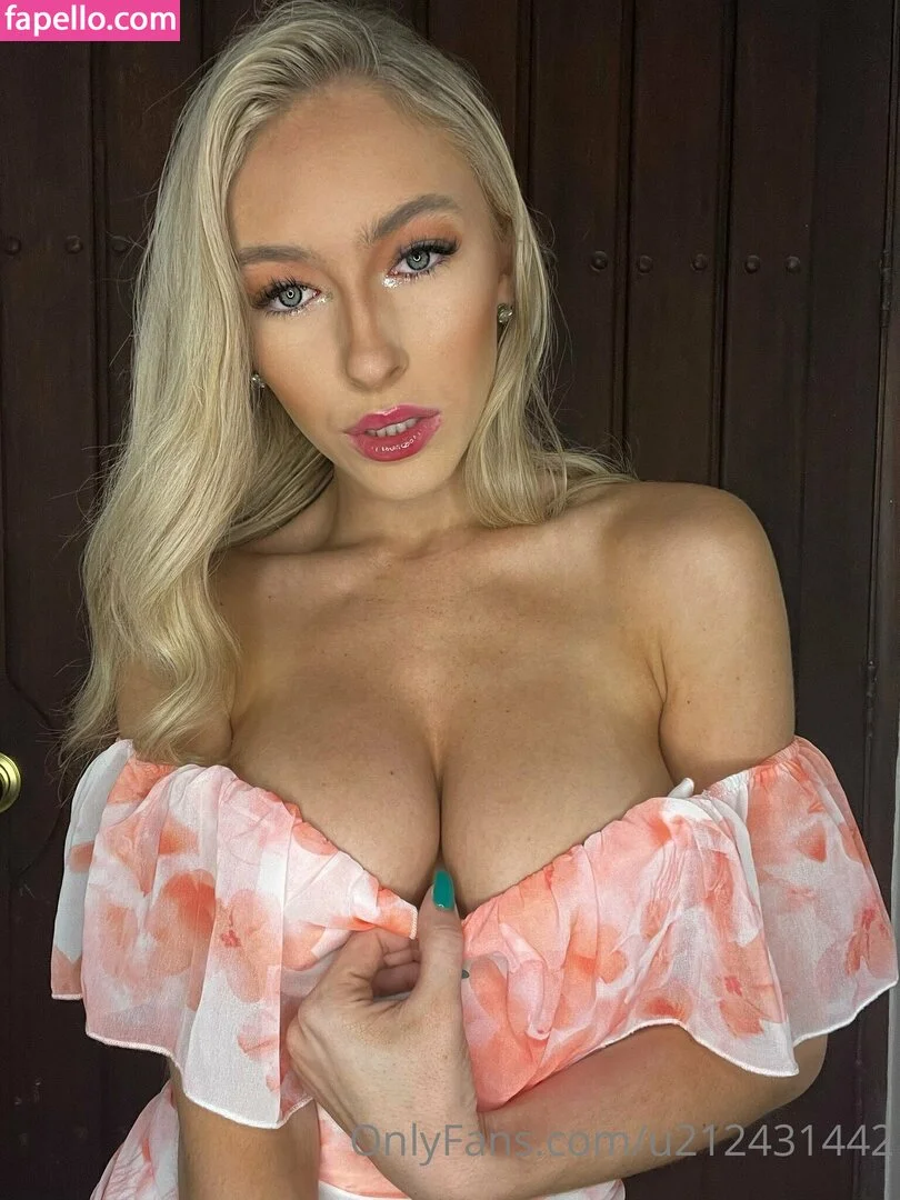 u212431442 Onlyfans Photo Gallery 