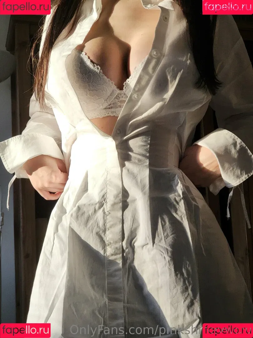 pinkshirleywow Onlyfans Photo Gallery 