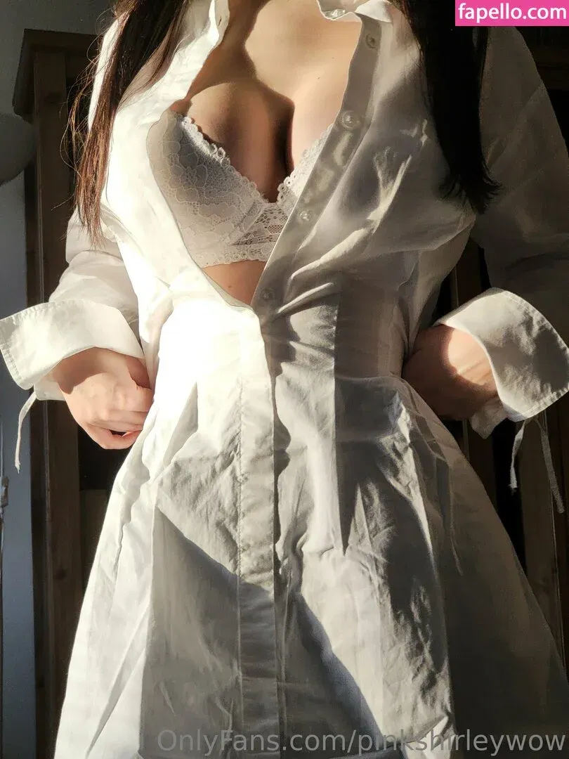 pinkshirleywow Onlyfans Photo Gallery 