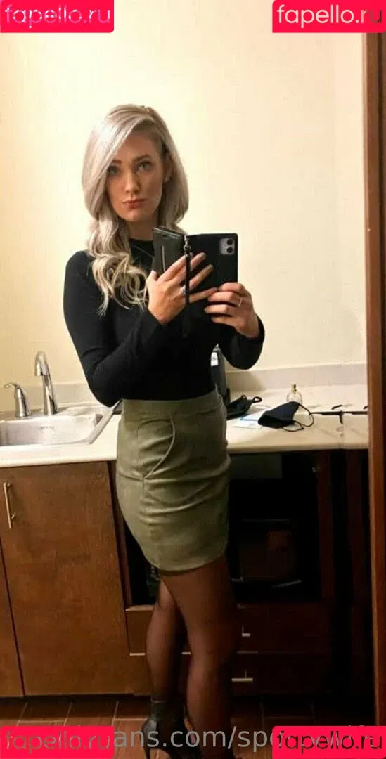 SportyWife / SportyMom / HotwifeRye Onlyfans Photo Gallery 