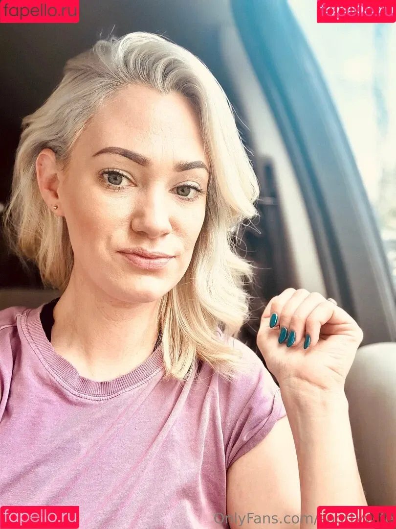 SportyWife / SportyMom / HotwifeRye Onlyfans Photo Gallery 