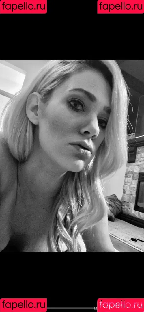 SportyWife / SportyMom / HotwifeRye Onlyfans Photo Gallery 