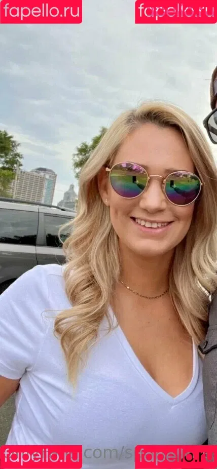 SportyWife / SportyMom / HotwifeRye Onlyfans Photo Gallery 