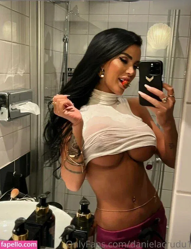 danielacrudu Onlyfans Photo Gallery 