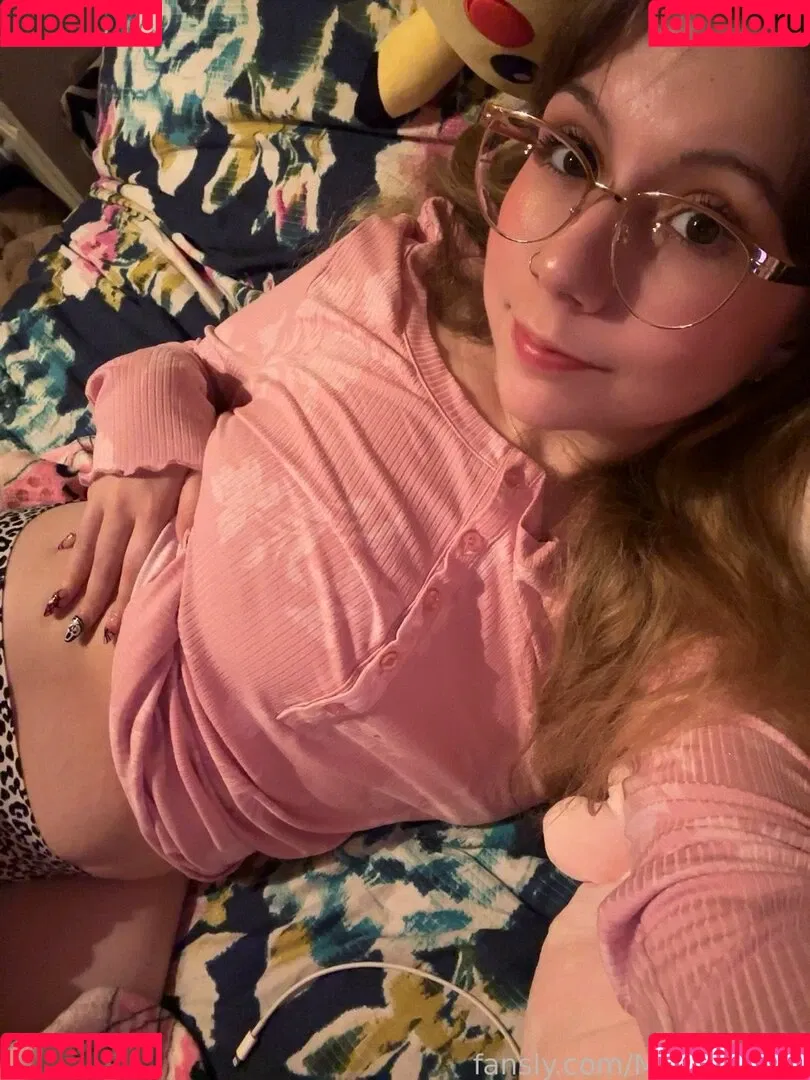 MoonCAKE0 Onlyfans Photo Gallery 
