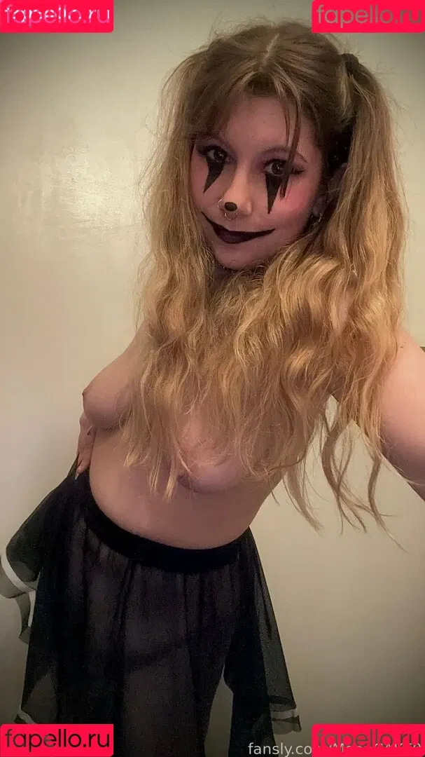 MoonCAKE0 Onlyfans Photo Gallery 