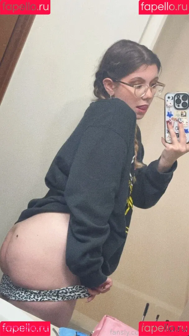 MoonCAKE0 Onlyfans Photo Gallery 