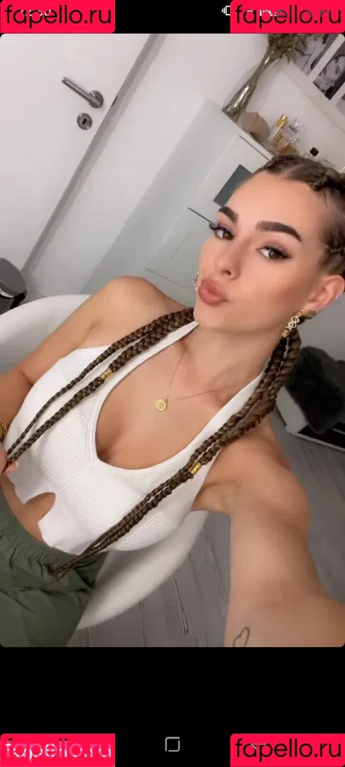 Fiona KJ Onlyfans Photo Gallery 
