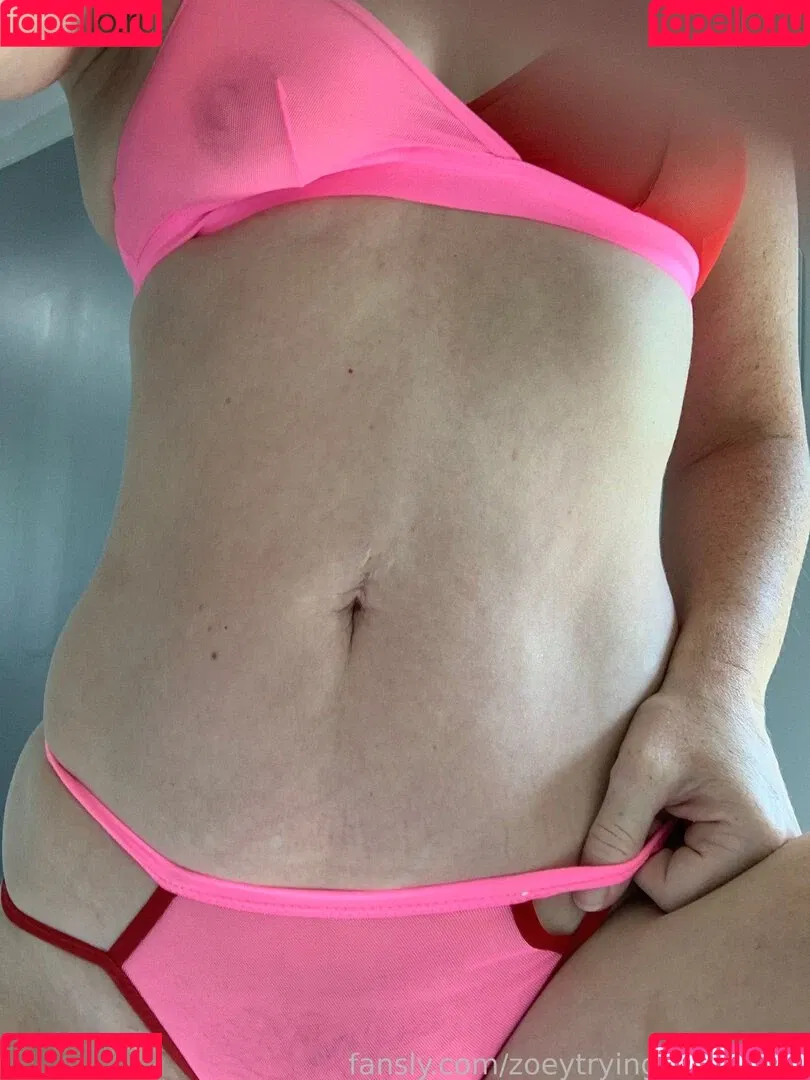 zoeytryingnewthings Onlyfans Photo Gallery 