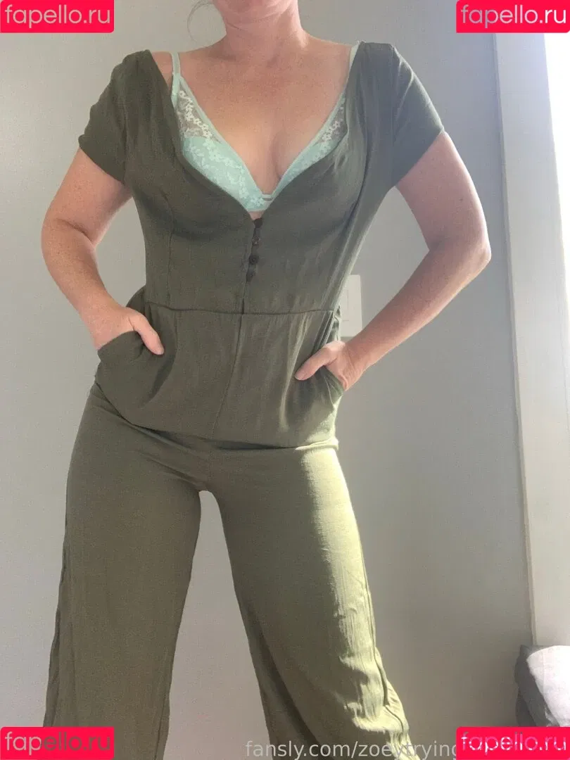 zoeytryingnewthings Onlyfans Photo Gallery 