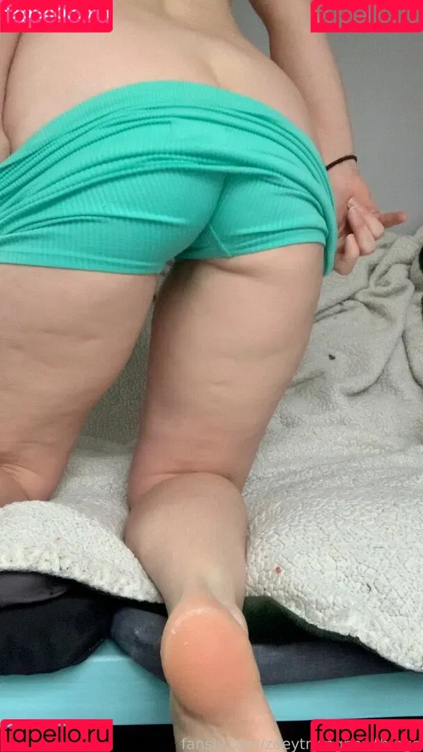 zoeytryingnewthings Onlyfans Photo Gallery 