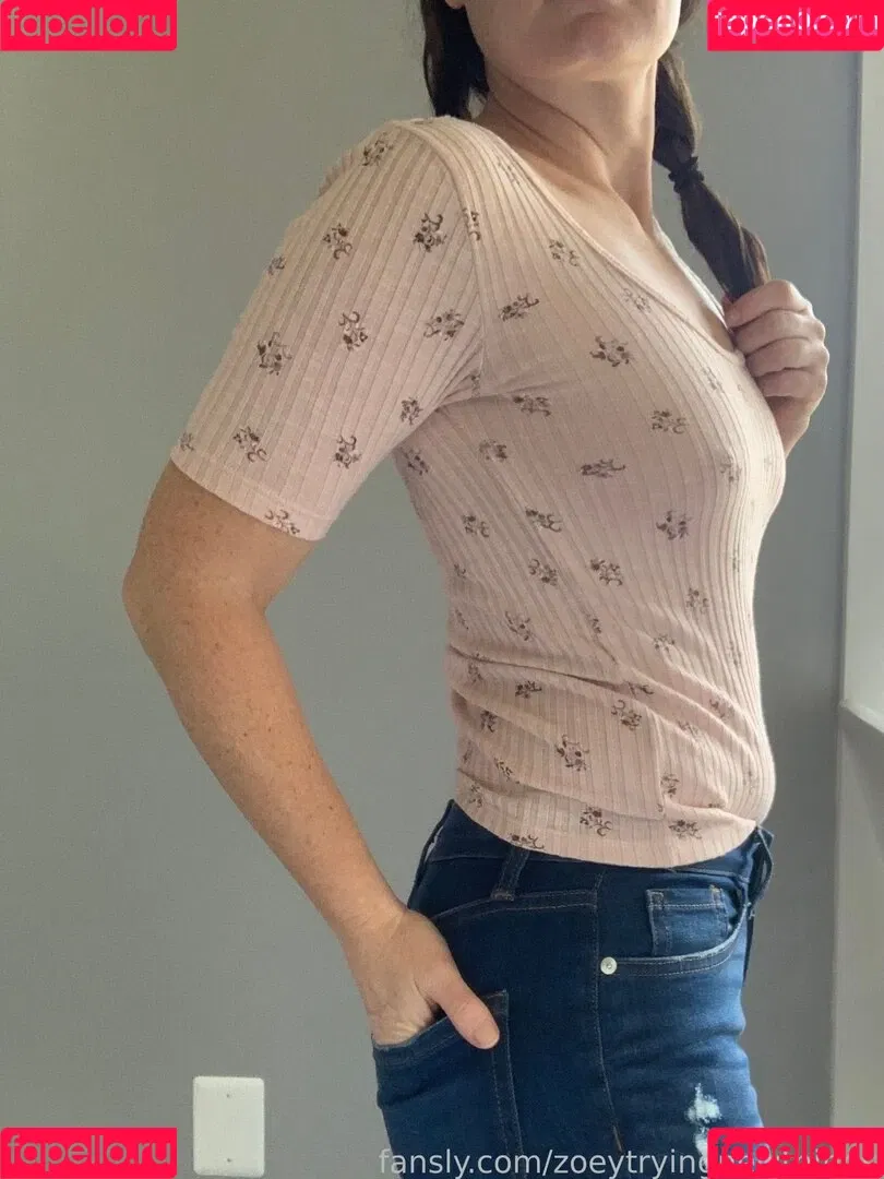 zoeytryingnewthings Onlyfans Photo Gallery 
