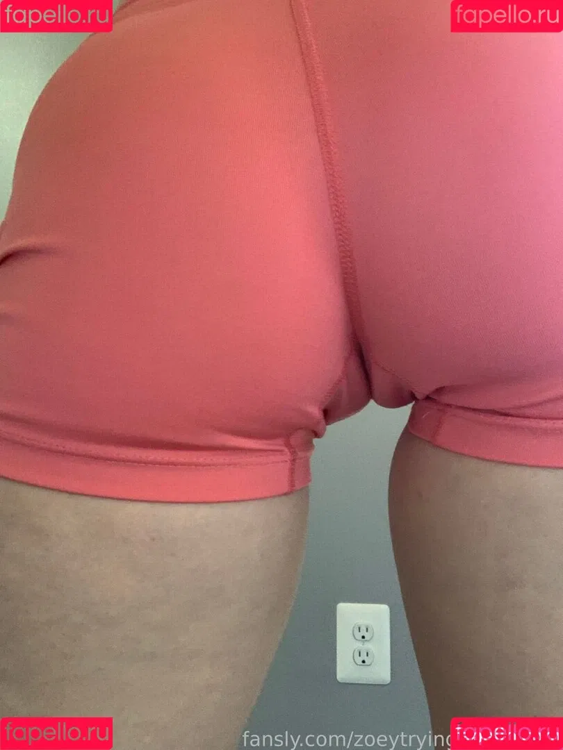 zoeytryingnewthings Onlyfans Photo Gallery 