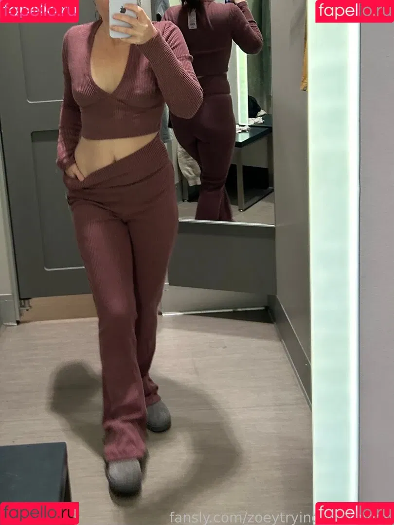 zoeytryingnewthings Onlyfans Photo Gallery 