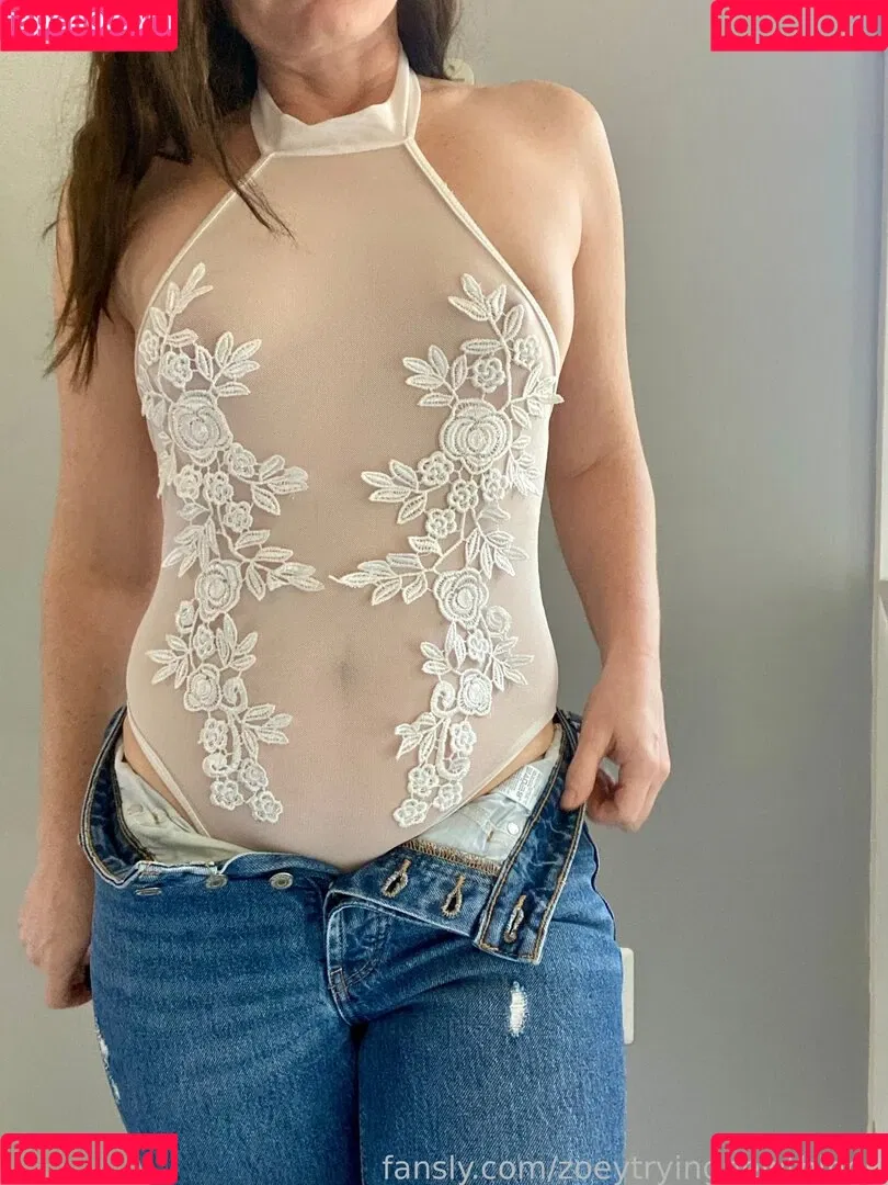 zoeytryingnewthings Onlyfans Photo Gallery 