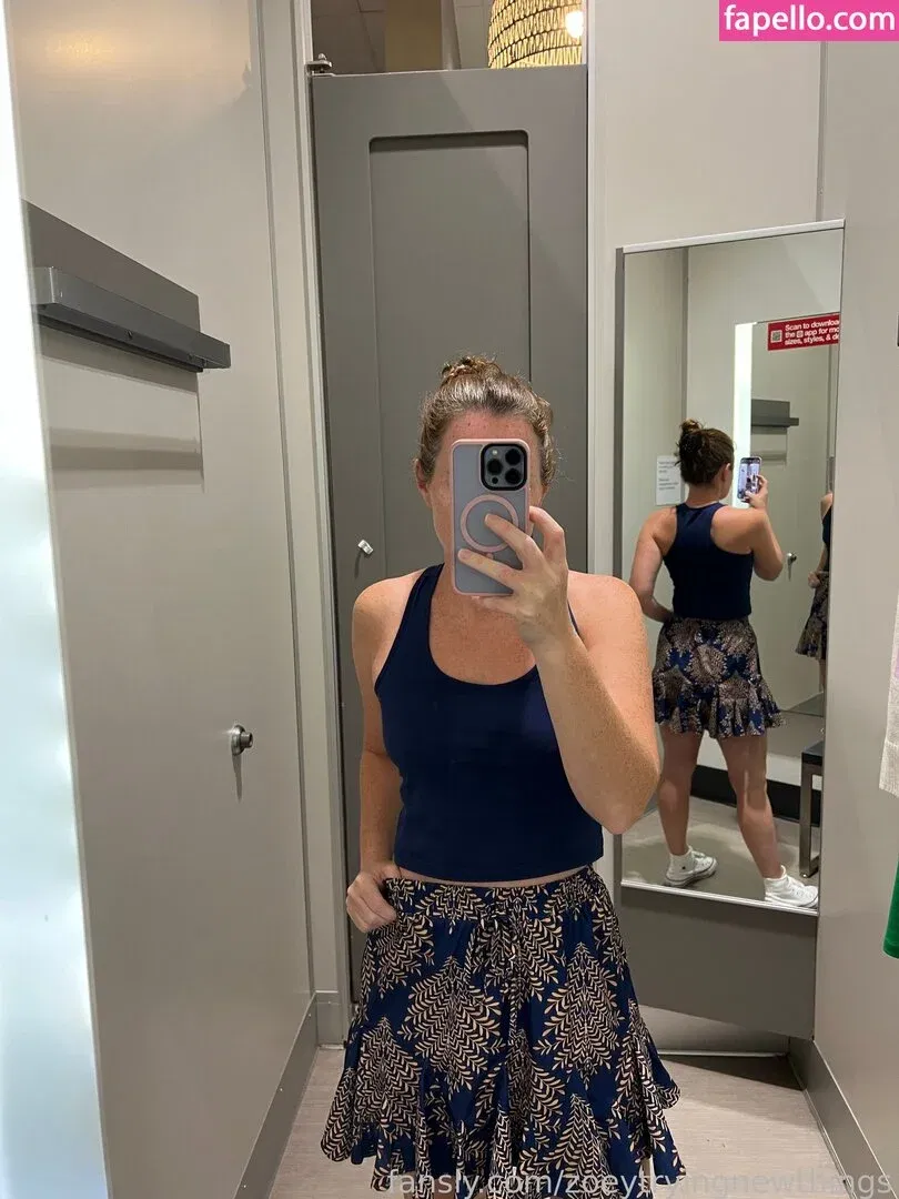 zoeytryingnewthings Onlyfans Photo Gallery 