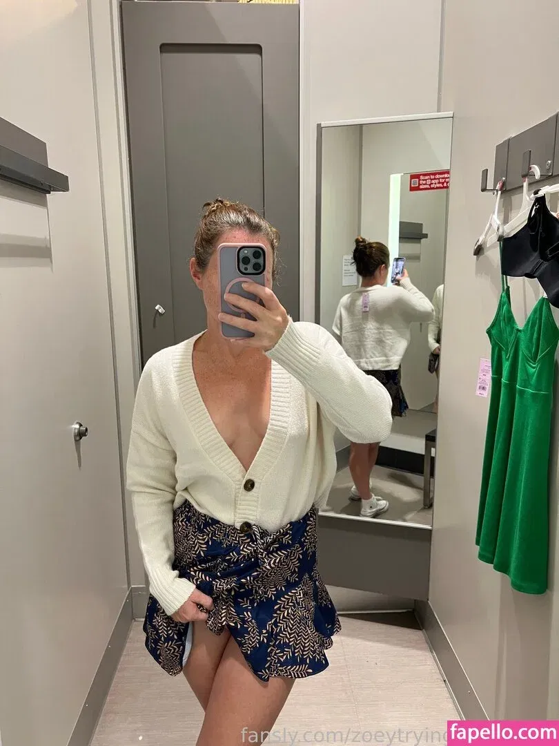 zoeytryingnewthings Onlyfans Photo Gallery 