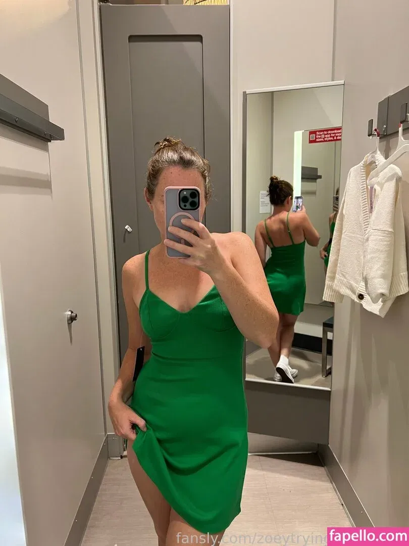 zoeytryingnewthings Onlyfans Photo Gallery 