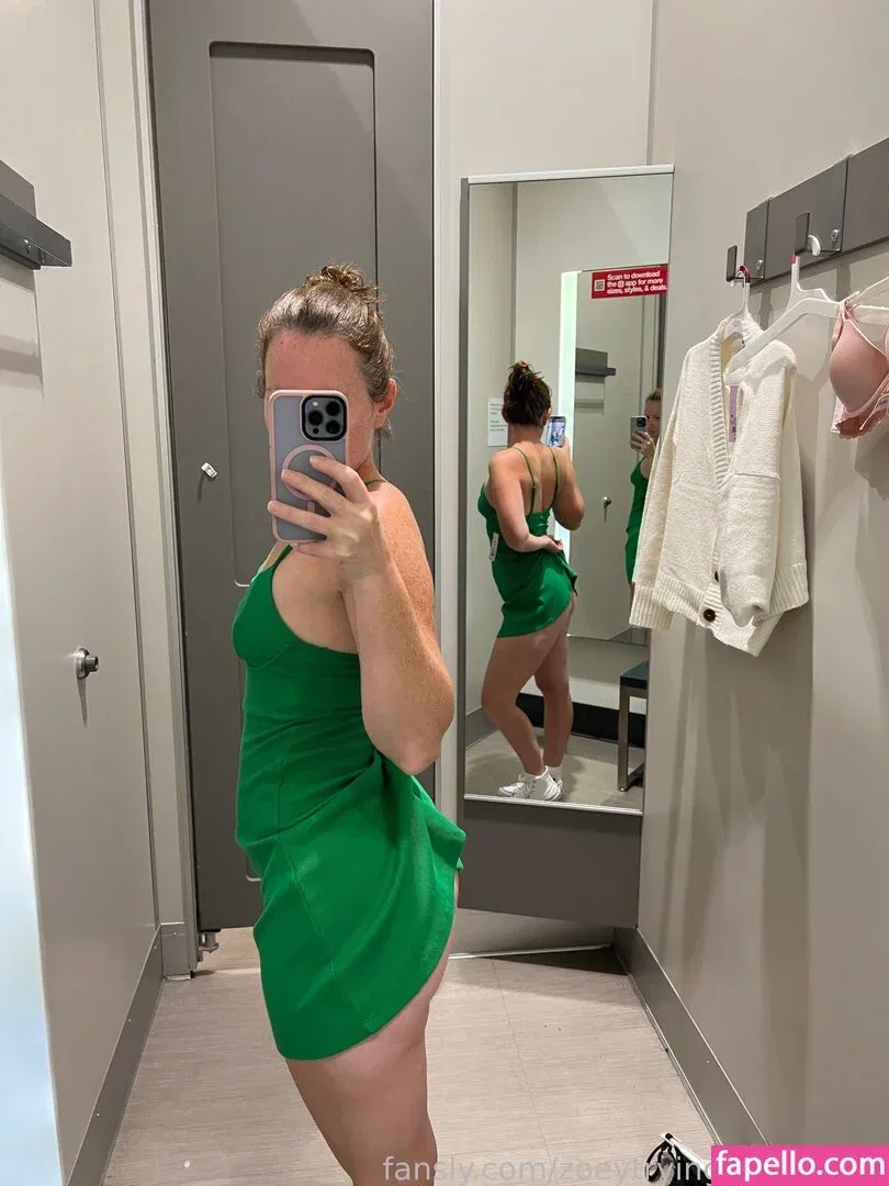 zoeytryingnewthings Onlyfans Photo Gallery 