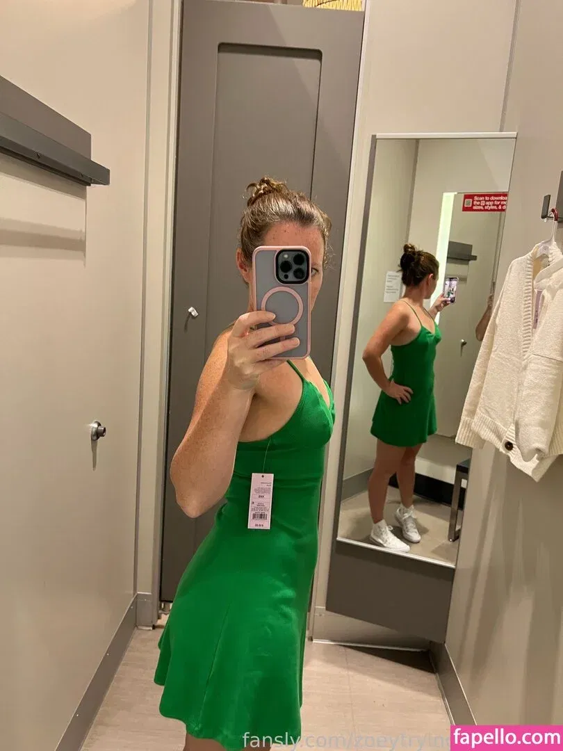 zoeytryingnewthings Onlyfans Photo Gallery 