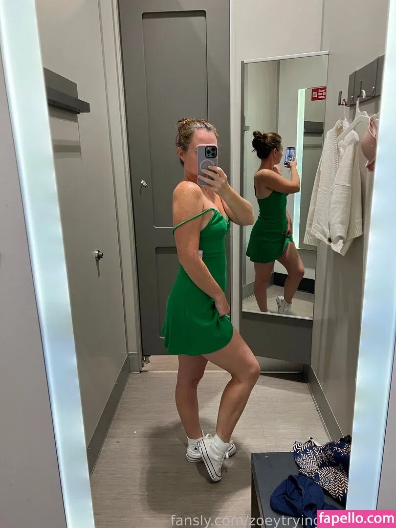 zoeytryingnewthings Onlyfans Photo Gallery 