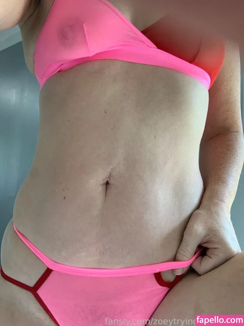 zoeytryingnewthings Onlyfans Photo Gallery 