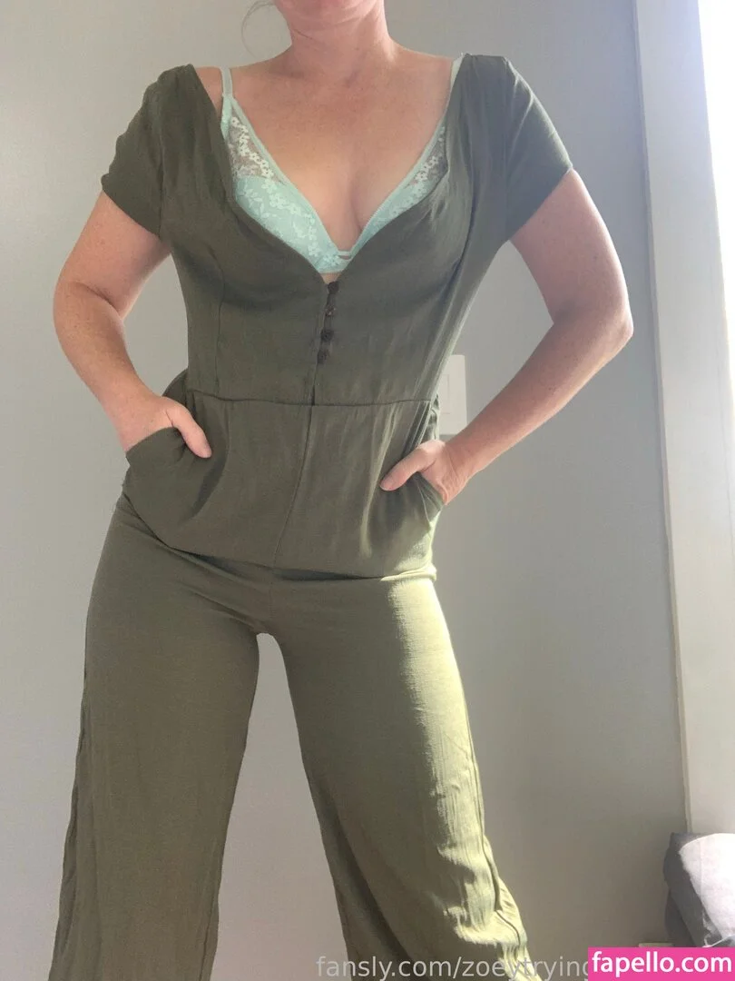 zoeytryingnewthings Onlyfans Photo Gallery 