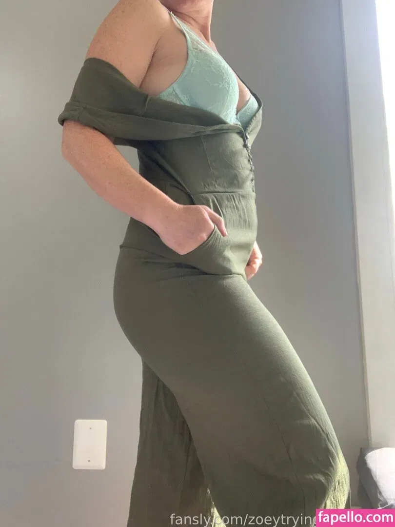 zoeytryingnewthings Onlyfans Photo Gallery 