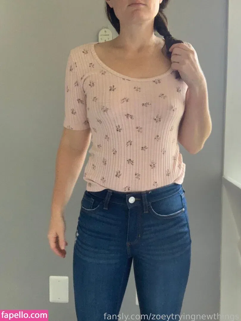 zoeytryingnewthings Onlyfans Photo Gallery 