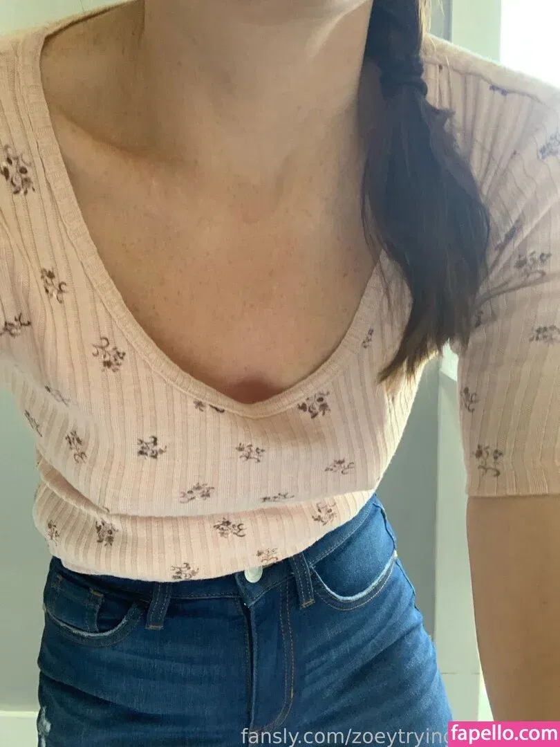 zoeytryingnewthings Onlyfans Photo Gallery 