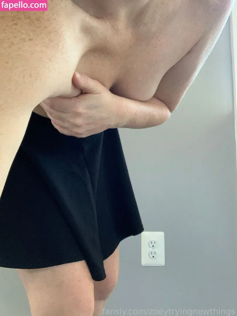zoeytryingnewthings Onlyfans Photo Gallery 