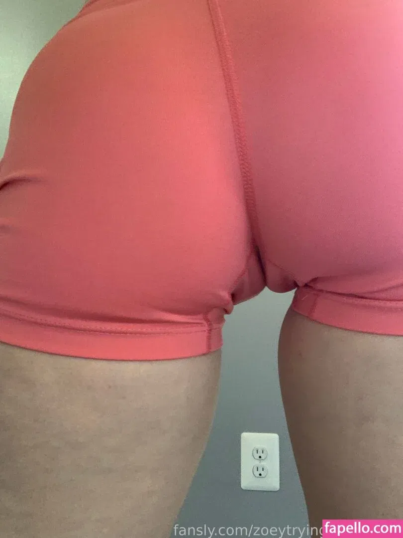 zoeytryingnewthings Onlyfans Photo Gallery 