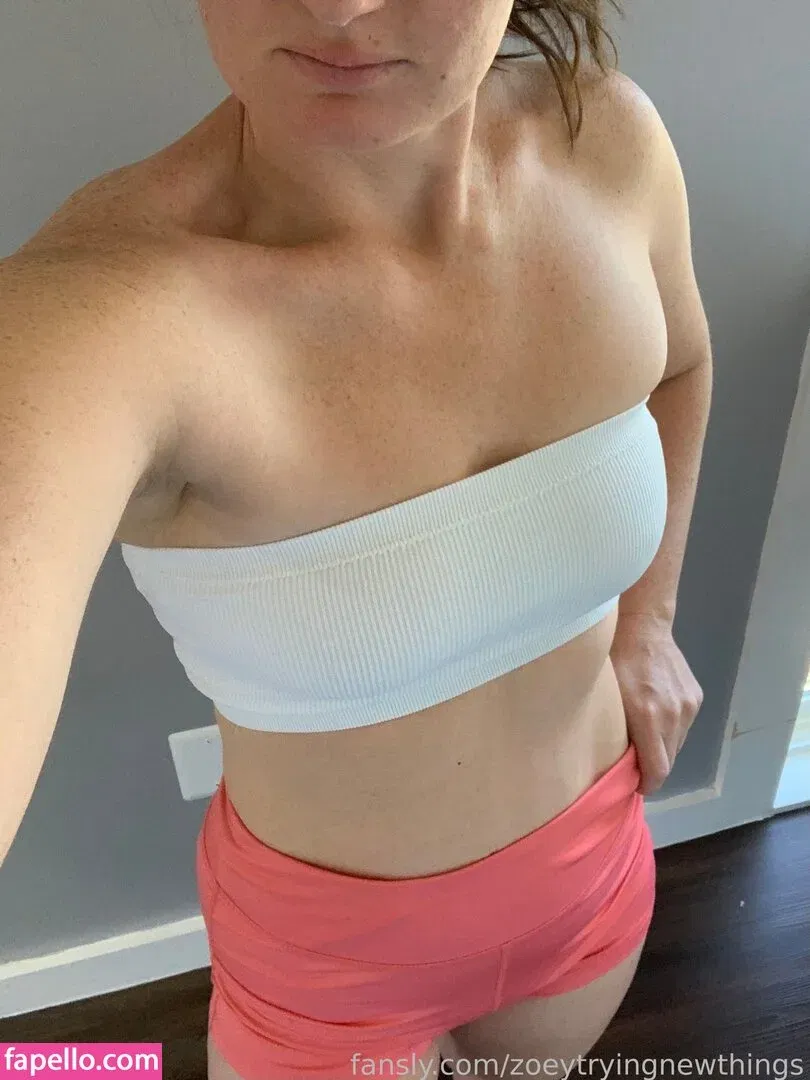 zoeytryingnewthings Onlyfans Photo Gallery 