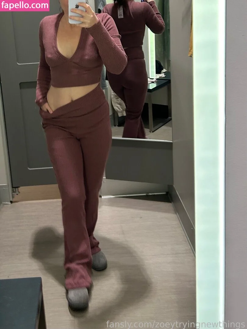 zoeytryingnewthings Onlyfans Photo Gallery 