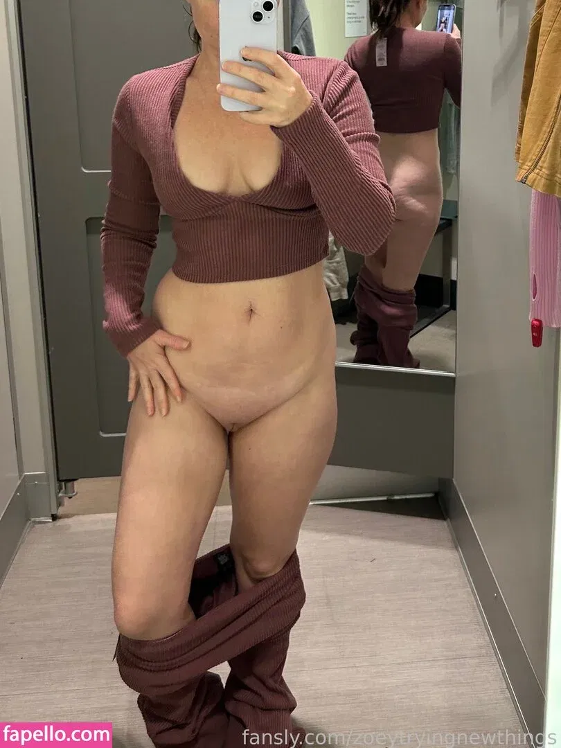 zoeytryingnewthings Onlyfans Photo Gallery 