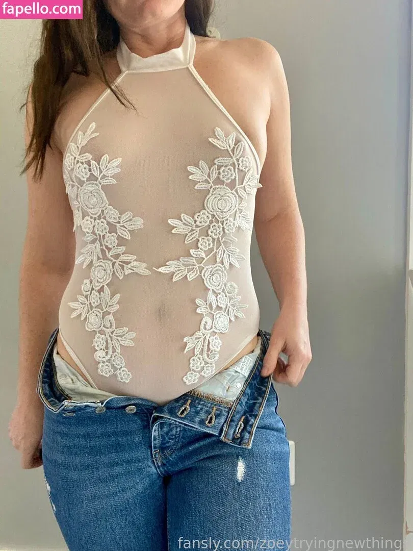 zoeytryingnewthings Onlyfans Photo Gallery 