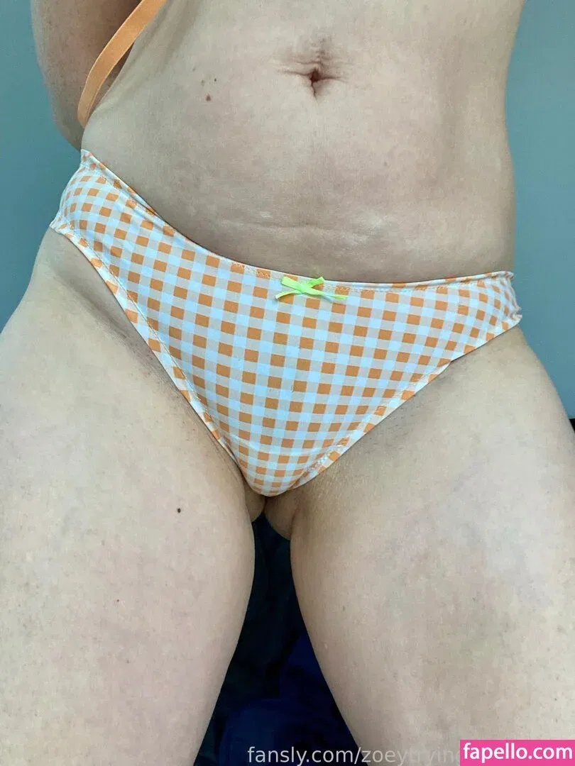 zoeytryingnewthings Onlyfans Photo Gallery 