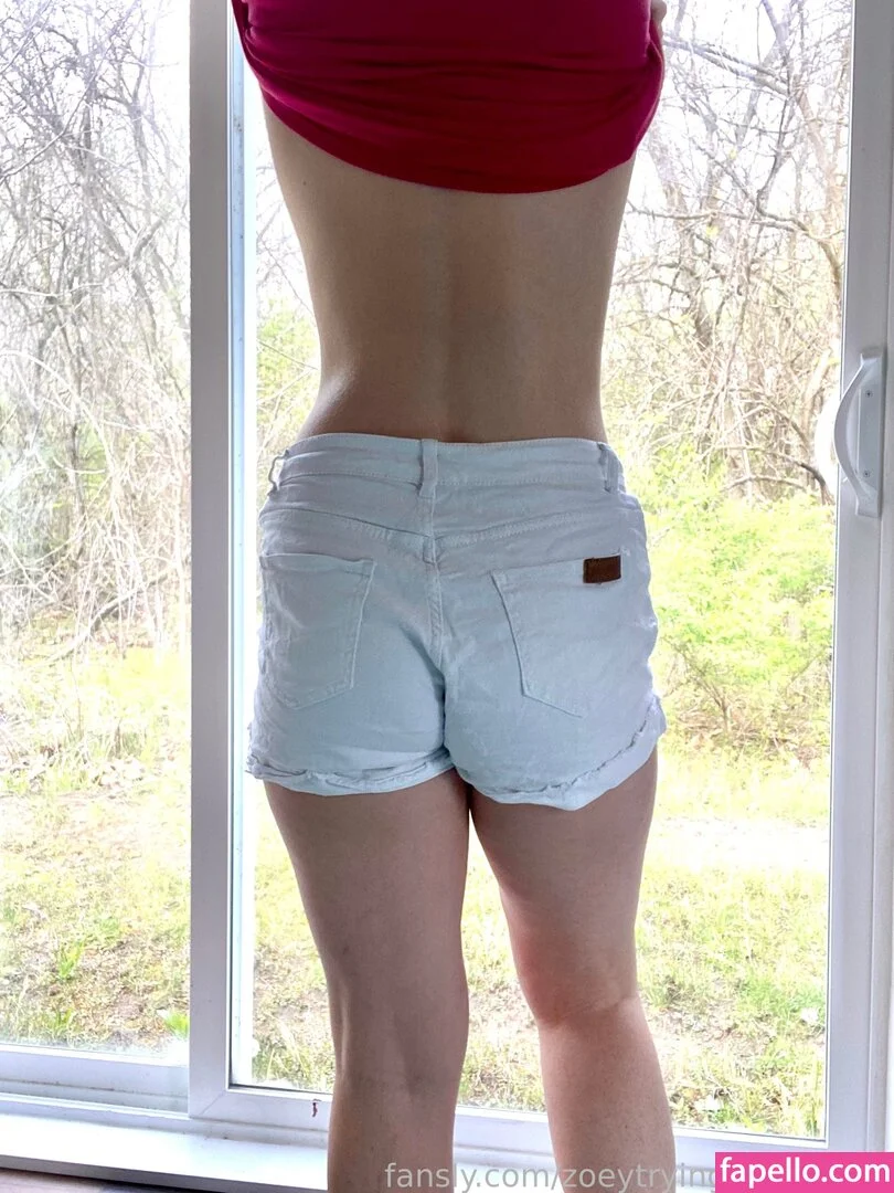 zoeytryingnewthings Onlyfans Photo Gallery 